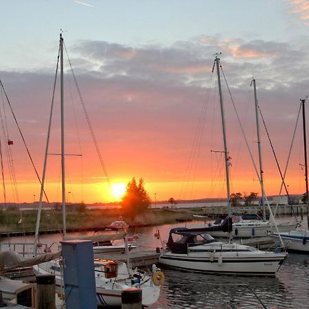 Strandnahe 2-Raum-Ferienwohnung Mit Balkon - Strandhaus Moenchgut Fewo 10 洛布 外观 照片